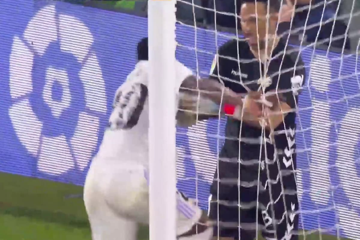 Claudio Bravo se enfrascó con Vinicius Jr.
Foto: Twitter