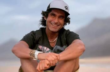 Habría cumplido 44 años: Así fue el emotivo homenaje de Masai Travel a Claudio Iturra