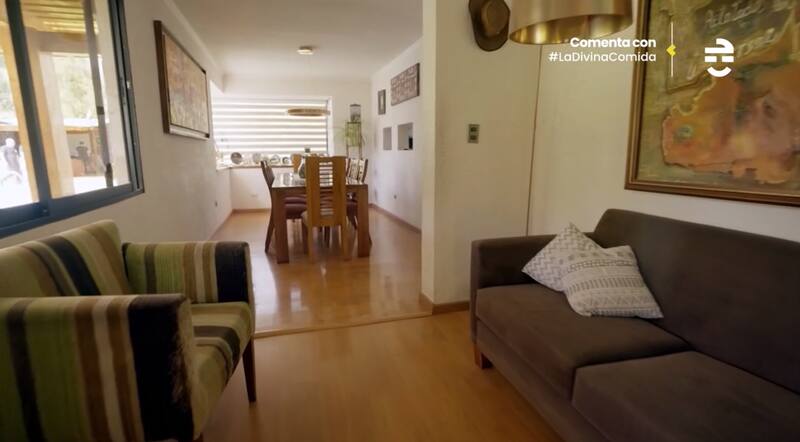 Claudio Palma mostró el living de su casa.