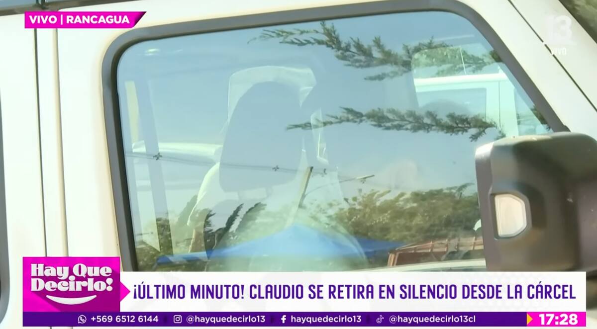 Claudio Valdivia al borde del llanto tras salir de la cárcel donde se encuentra Jorge Valdivia.