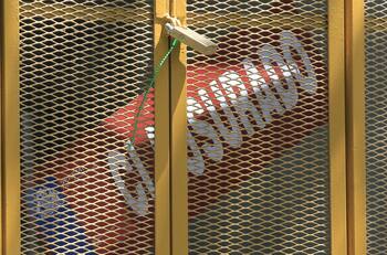 Seremi de Salud clausura supermercado por deficiencias sanitarias: encontraron insectos muertos en varios sectores