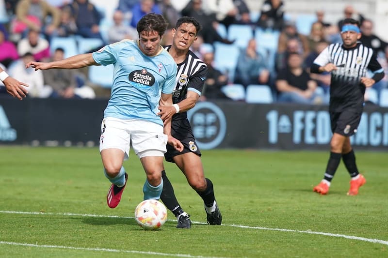 Clemente Montes jugó 45 minutos en la derrota del Celta B.