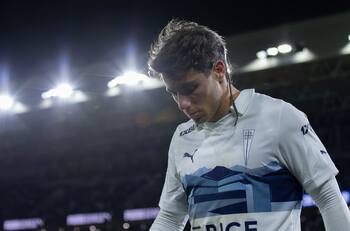 Problemas para la UC: Clemente Montes es seguido desde el extranjero y queda en vilo su renovación