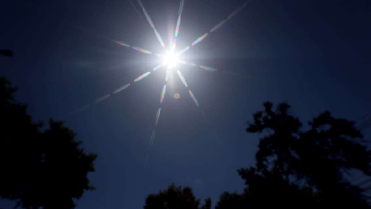 Temperaturas alcanzarán los 32 °C: Conoce el pronóstico del tiempo en Santiago y el resto de Chile para este viernes