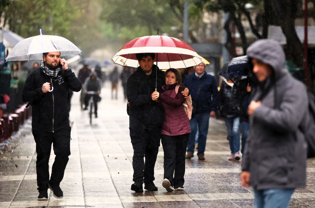 Comienza el cambio de clima en Santiago: dónde y cuándo lloverá este fin de semana en la RM