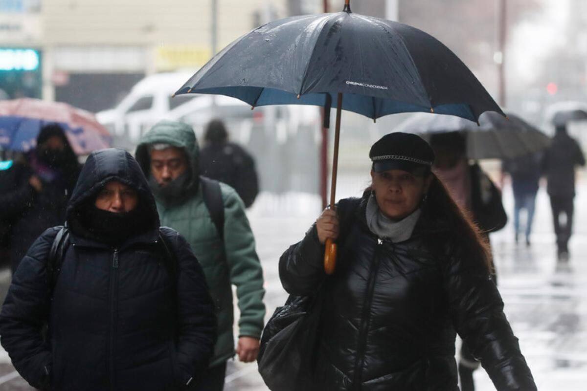 Este es el reporte del tiempo entregado por las plataformas más usadas por los chilenos.
Créditos: Aton.