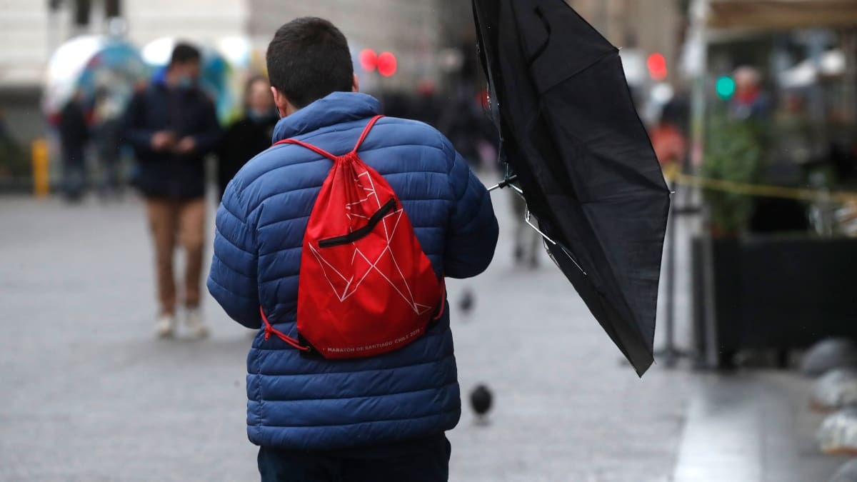 Rachas llegarán a los 100 km/h: DMC emite alerta por intensas ráfagas de viento en cuatro regiones de Chile