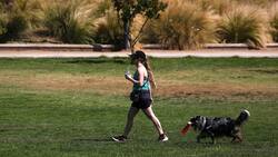 Cielos despejados y chubascos en el sur: Conoce el pronóstico para Santiago y el resto del país para este jueves
