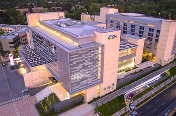 ¿Nuevo holding en la salud chilena? Clínica Las Condes sería comprada por otro centro médico y una financiera