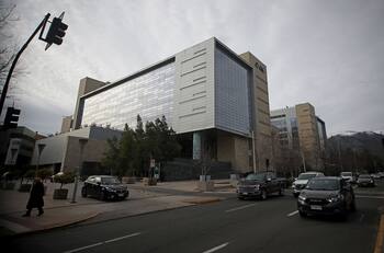 Detectan deuda no reconocida de más de 7 millones de dólares en una de las clínicas más top de Chile