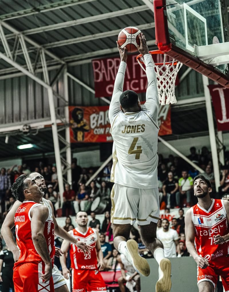 Los locales se quedaron con la victoria en la primera final, jugando en casa. Foto: Instagram @chilelnb