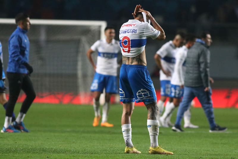 Club Universidad Católica vive un momento complicado en el Campeonato Nacional. Crédito: Agencia Aton.