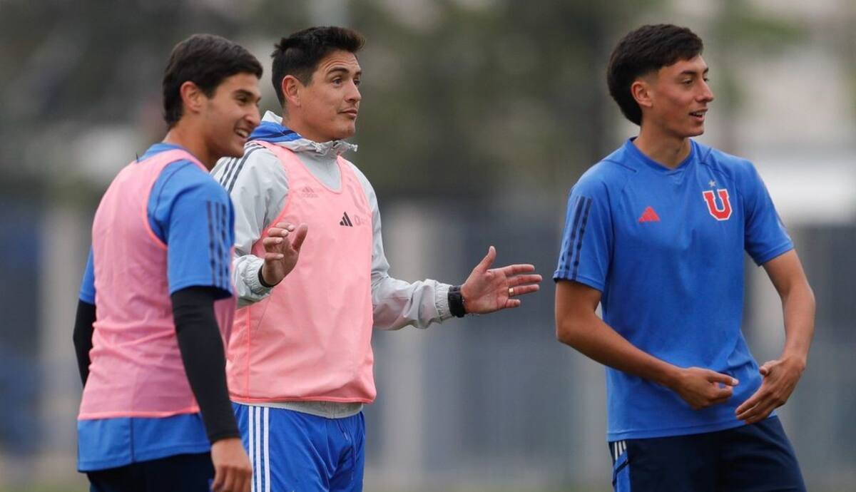 Matías Rodríguez en una práctica de las divisiones formativas de la U.