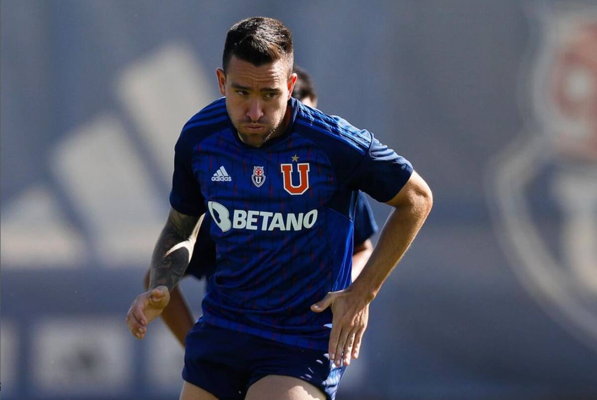 Matías Zaldivia entrenando con la U.