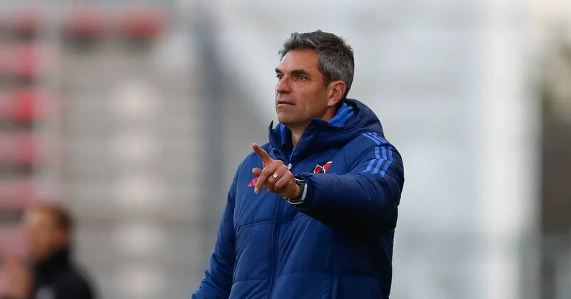 Mauricio Pellegrino dirigiendo en La Calera.