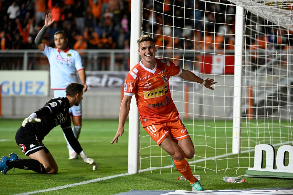 Cobreloa logró su último triunfo como local ante Unión Española el 16 de marzo, con anotación de Marco Borgnino. Foto: Agencia Aton.
