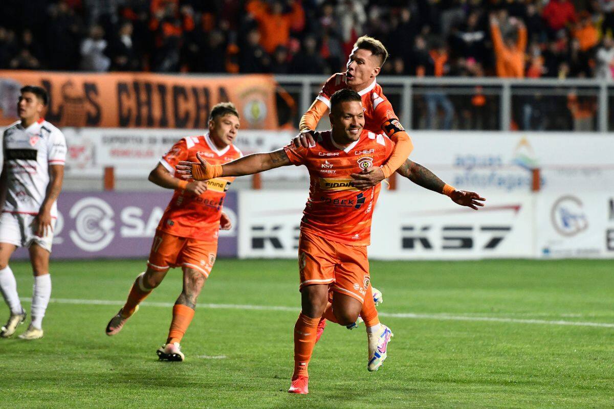 Cobreloa ganó puntos vitales ante Deportes Copiapó. Foto: Agencia Aton.