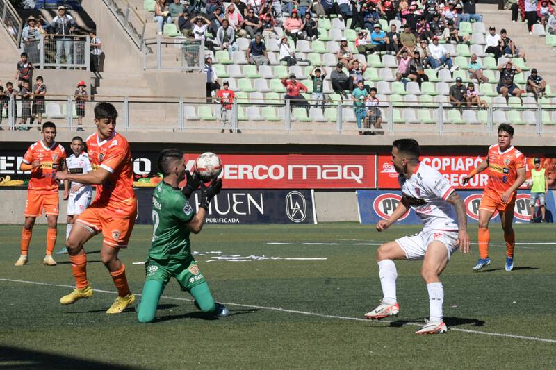 y Deportes Copiapó reeditarán la recordada final de Primera B de 2022 en Calama, en un nuevo partido con tintes de final. (Foto: Aton)