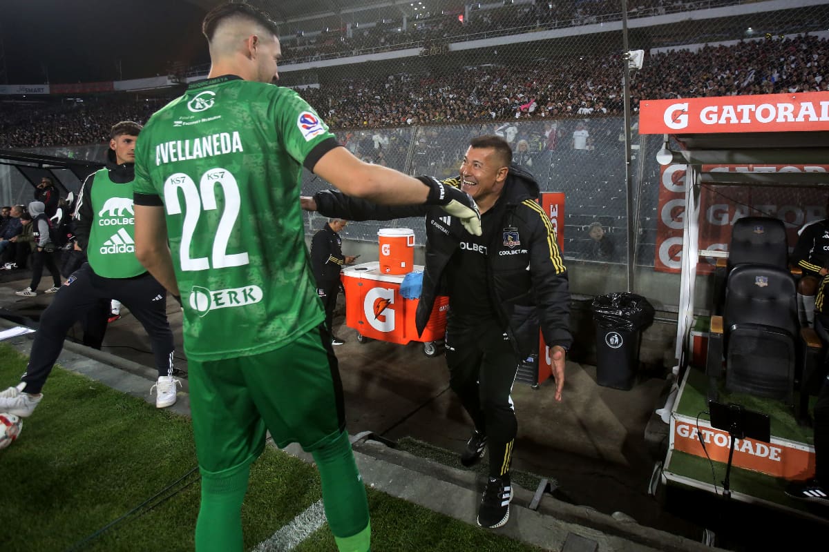 necesita de un triunfo de Colo Colo ante Unión La Calera esta tarde. (Foto: Aton)