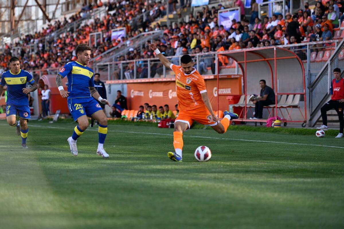 Cobreloa vs Barnechea y Santa Cruz vs La Serena EN VIVO. Foto: Cobreloa.
