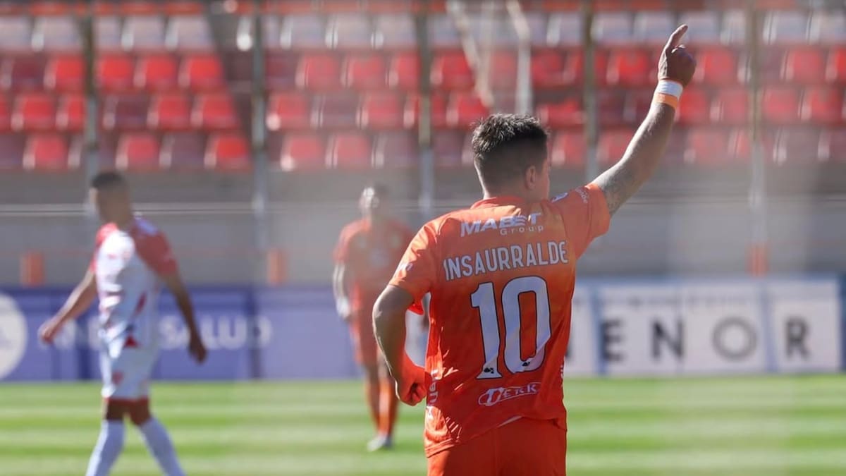 Cobreloa golea en Calama a Deportes Copiapó y se trepa a la cima de la Primera B