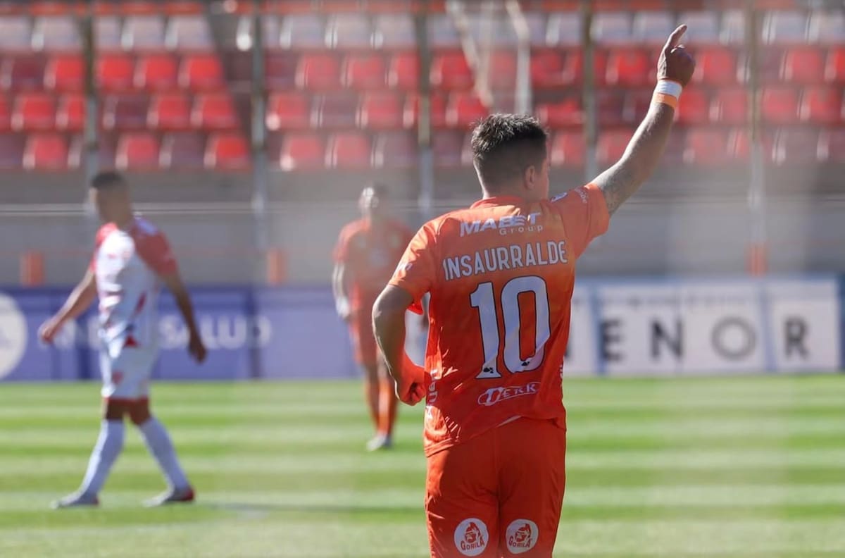 Cobreloa golea en Calama a Deportes Copiapó y se trepa a la cima de la Primera B