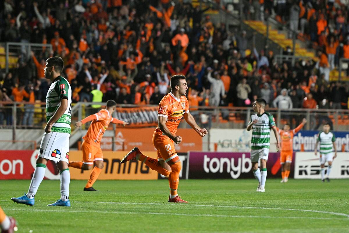 Cobreloa marcha como puntero de la Primera B con San Luis de Quillota y Deportes La Serena.