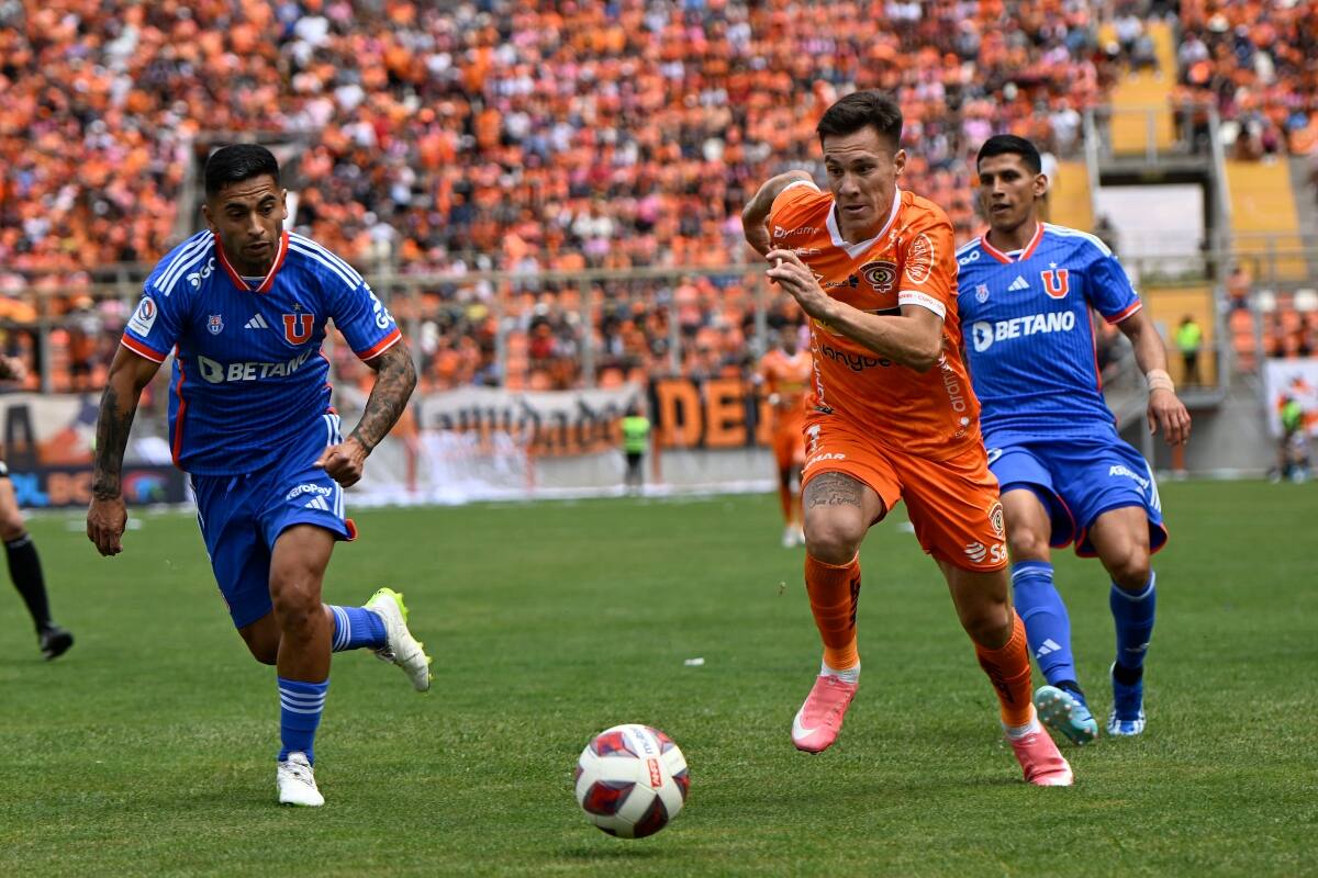 en un amistoso ante Universidad de Chile. Foto: Agencia Aton.