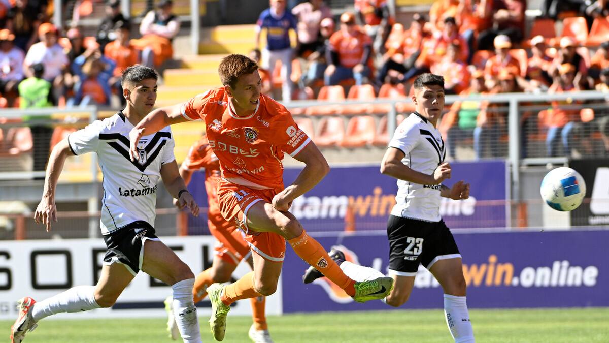 Así queda la tabla de Primera B por el caso Esteban Paredes: Cobreloa puede ser campeón