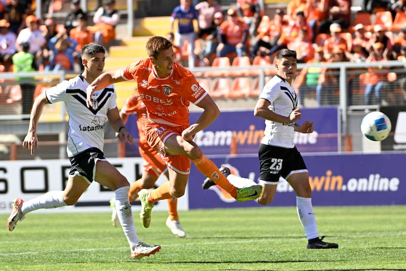 Con tres puntos más, se mete de lleno por el segundo puesto de la tabla y hasta el ascenso directo. Foto: Agencia Aton