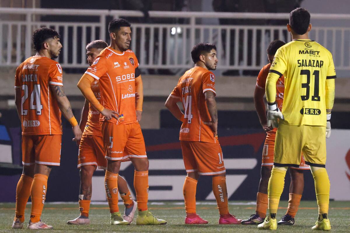 Cayó goleado ante Santiago Wanderers. Foto: Agencia Aton.