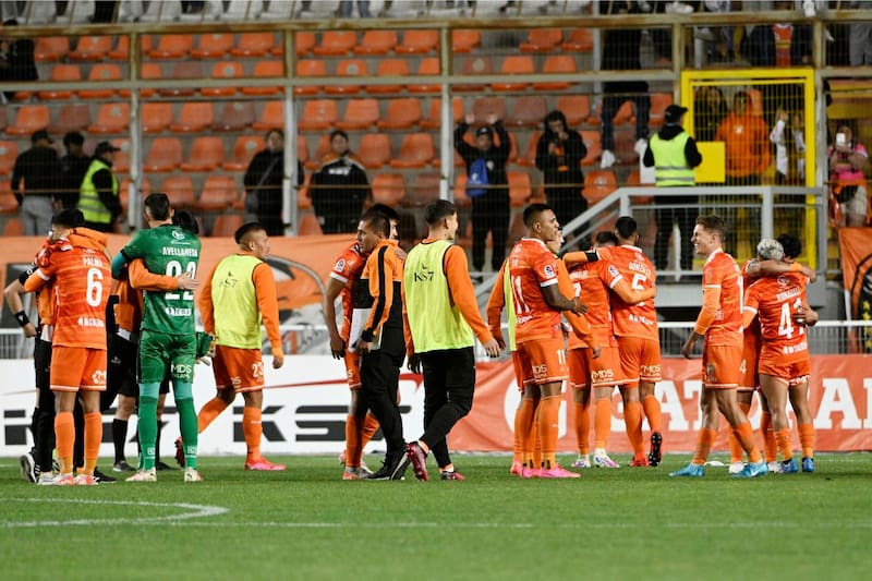 Cobreloa se juega la permanencia ante la UC. Foto: Agencia Aton.