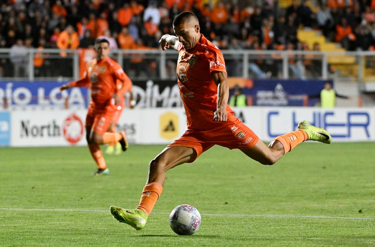Cobreloa vs. San Felipe: Hora y dónde ver hoy el partido que puede dejar líder a los loínos en Primera B