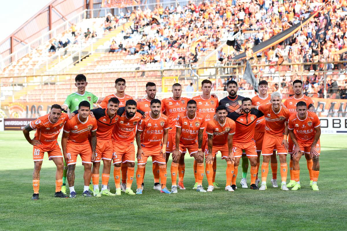 homenajeó a las familiares mujeres de los futbolistas loínos por el Mes de la Mujer. (Foto: Aton)