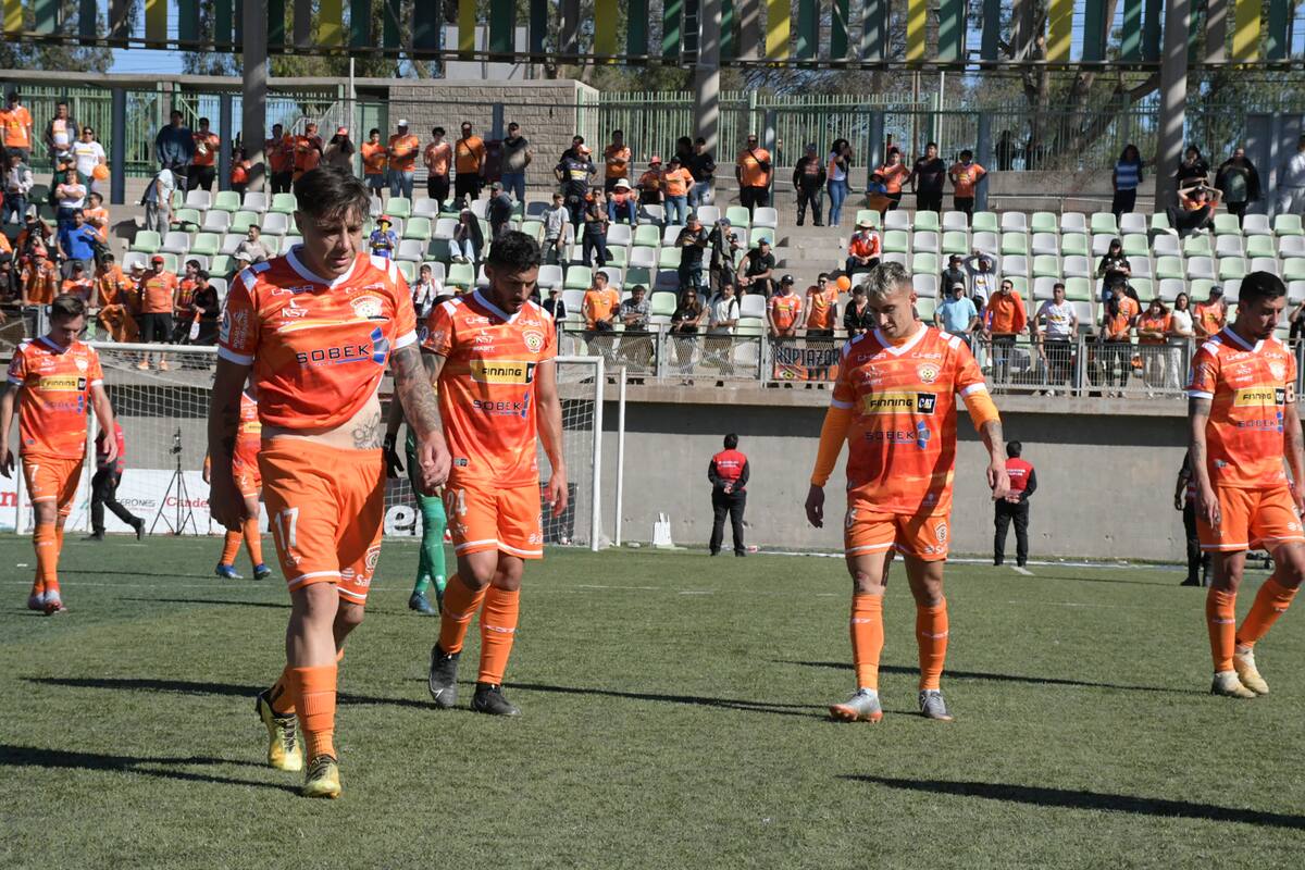 cuarta derrota consecutiva en el Torneo Nacional. (Juan Carlos Moro/Photosport).