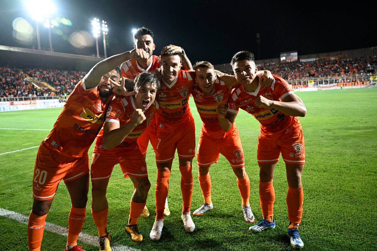 Cobreloa buscará repetir el triunfo de la primera ante Cobresal, en el cual ganaron 2-1. (Foto: Aton)