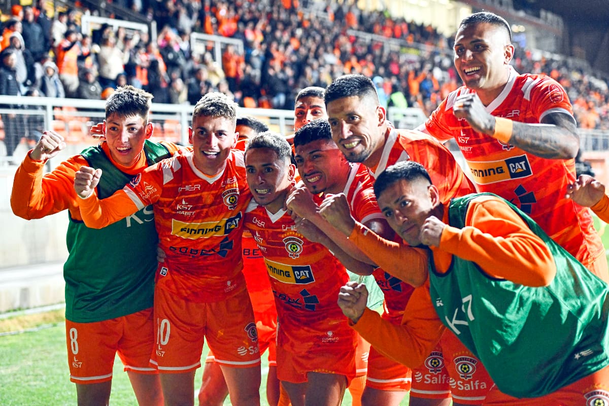Cobreloa remontó un 1-0 ante Palestino para ganar 3-1 y salir de la zona de descenso. (Foto: Aton)