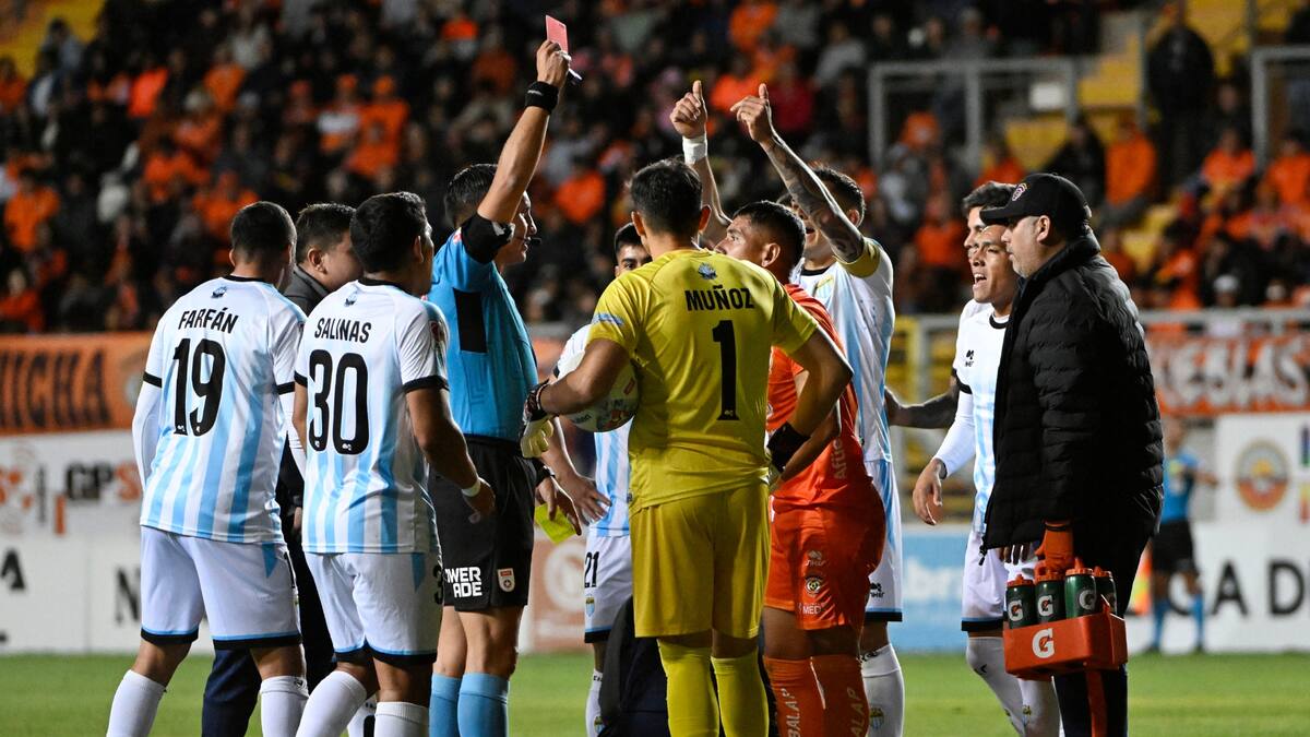 Cobreloa no aguantó con uno menos y sufrió el empate de Magallanes en Calama