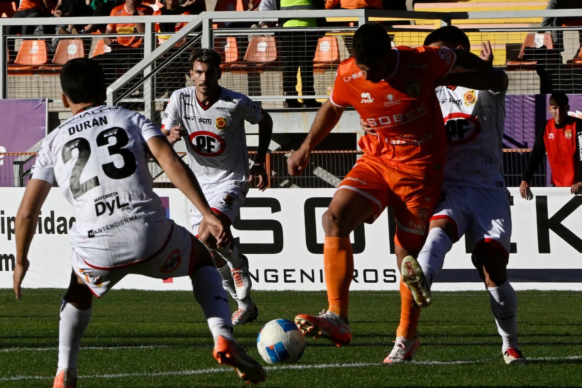 chocan por la Primera B. Foto: Agencia Aton/Archivo.