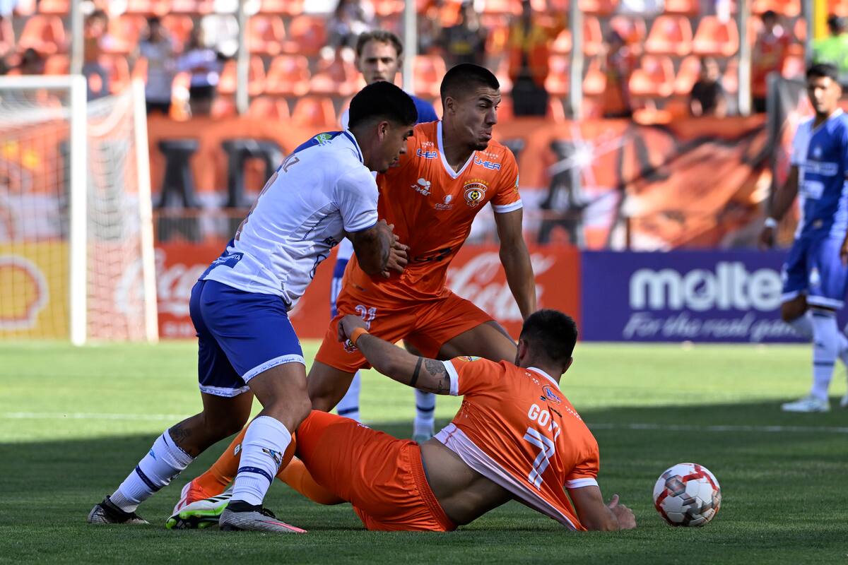 Con este resultado, finaliza la pretemporada de los loínos y se da el puntapié al primer microciclo. Foto: Agencia Aton.