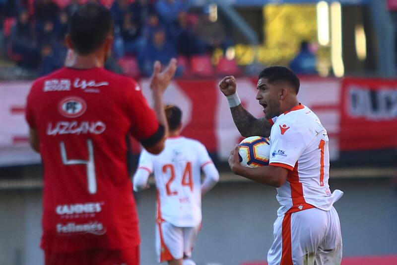 Cobreloa y Ñublense enfrentándose en Primera B.