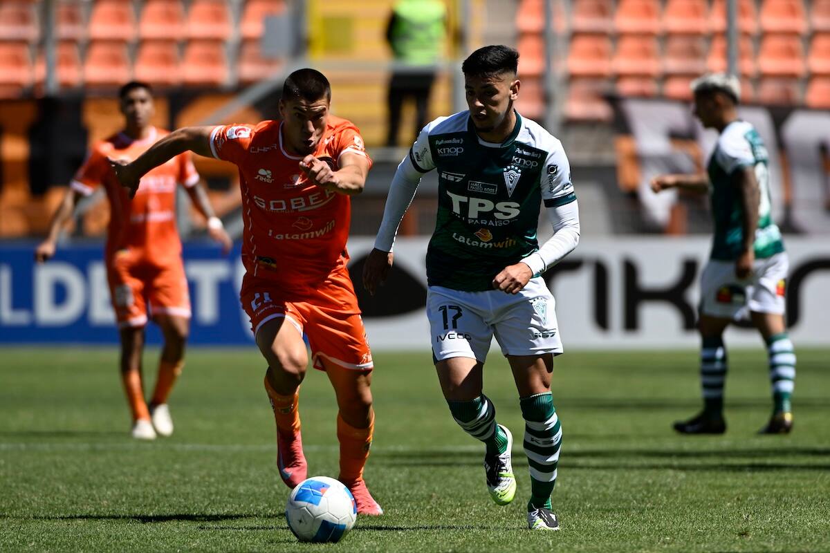 Dos cuadros históricos del fútbol chileno se miden en la primera fase de la Liguilla de Ascenso 2025. Foto: Agencia Aton