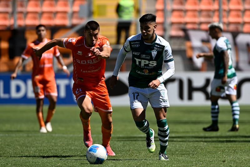 Dos cuadros históricos del fútbol chileno se miden en la primera fase de la Liguilla de Ascenso 2025. Foto: Agencia Aton