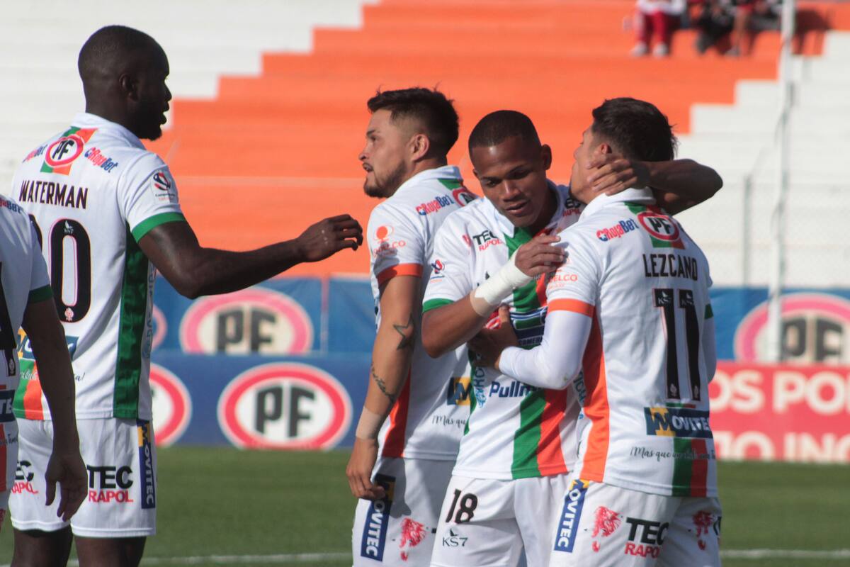 Los jugadores de Cobresal, el líder de Primera División.