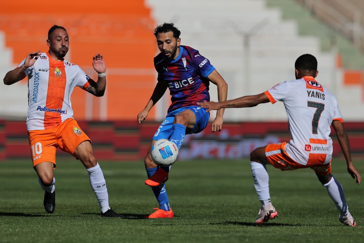 En su último duelo en El Salvador por la Liga de Primera 2025. Foto: Agencia Aton.