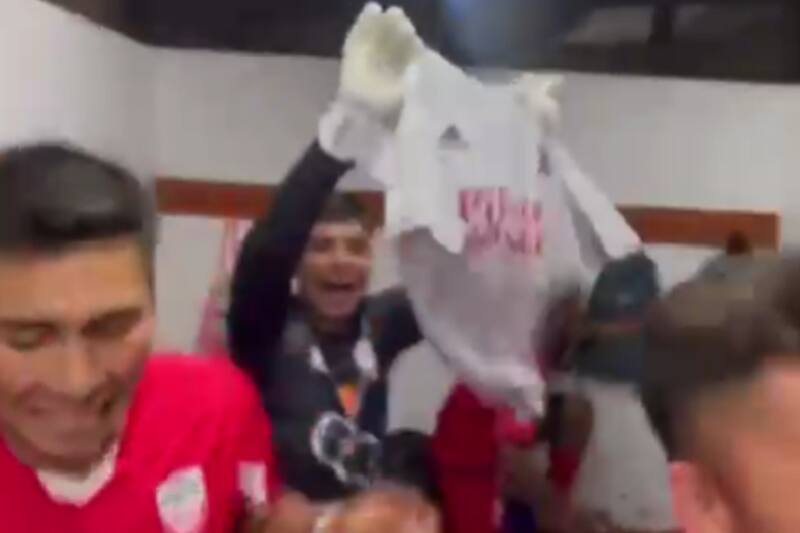 festejó con la camiseta de Colo Colo, su próximo rival en Copa Chile.
