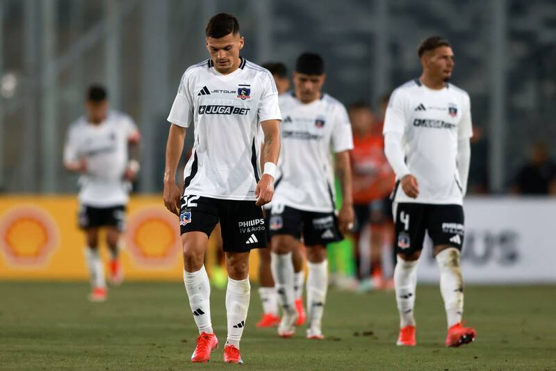 tomó la decisión de pintar el pasto del Estadio Monumental tras críticas de Correa. Foto: Photosport