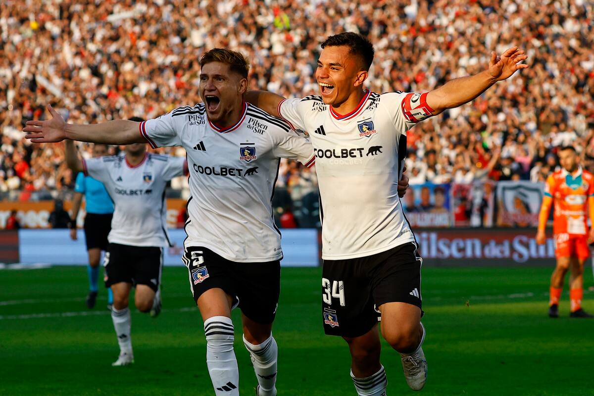 El entrenador Gustavo Quinteros se inclinaría por Vicente Pizarro para el mediocampo del Cacique ante la UC. (Foto: Agencia Aton)