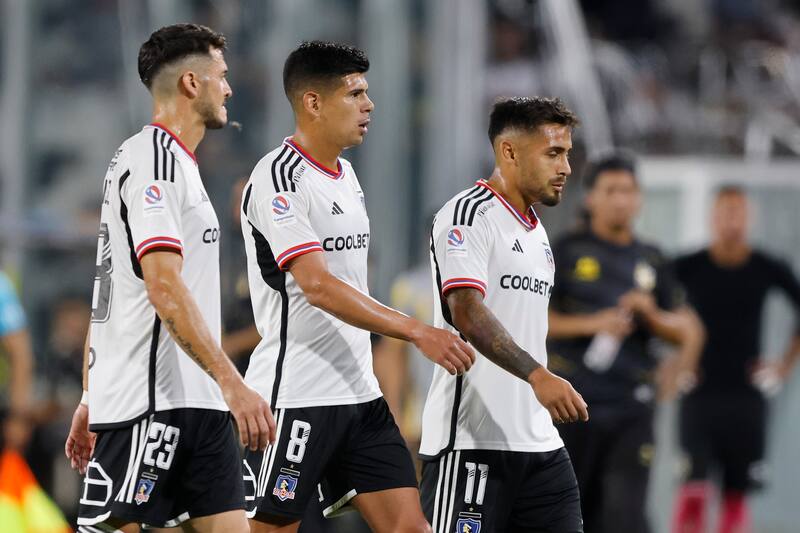 Los jugadores de Colo Colo luego de una derrota.