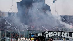 “El padre del fútbol chileno”: El lienzo de los hinchas de Colo Colo que se robó las miradas